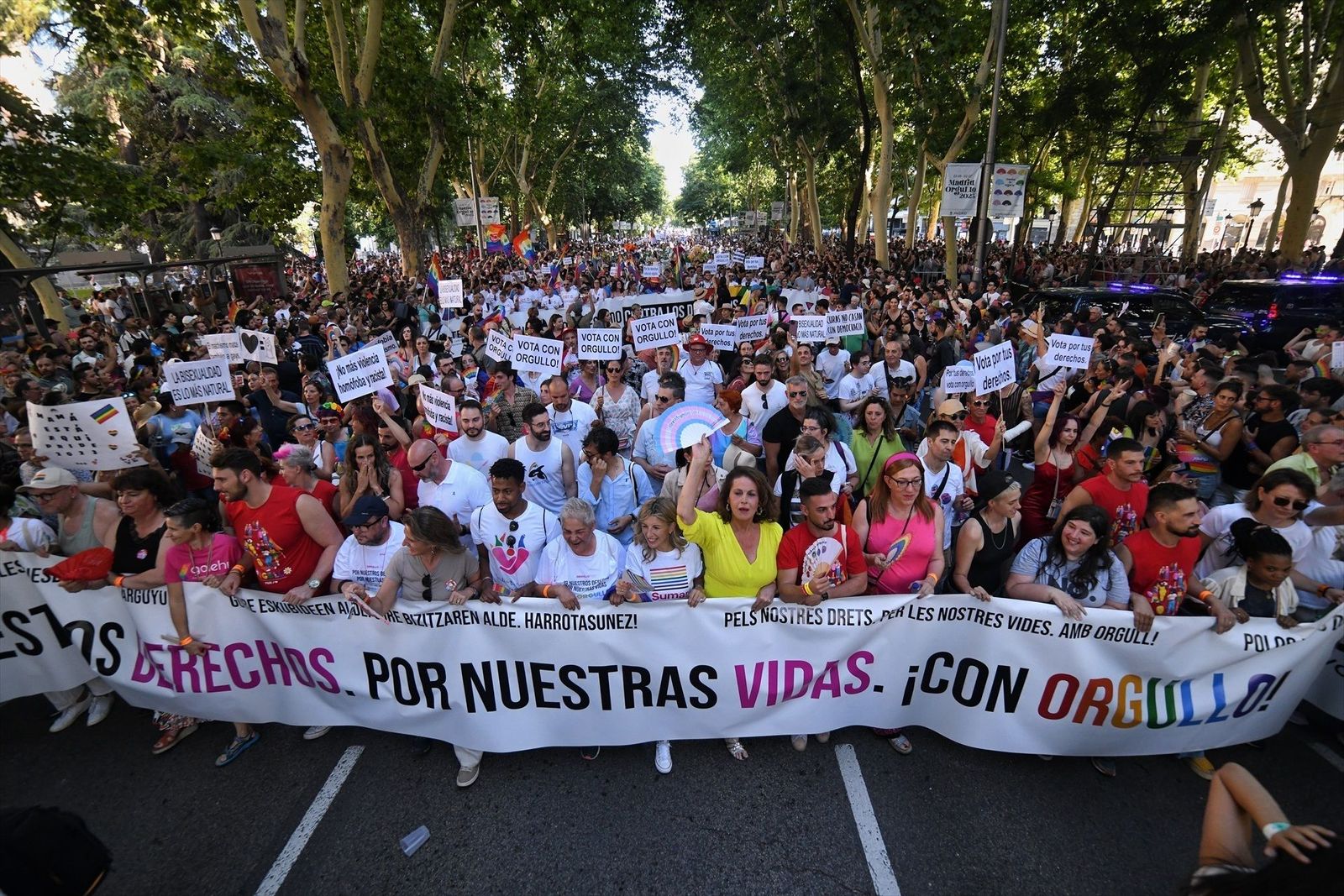 Miles de personas celebran el Orgullo en el centro de Madrid