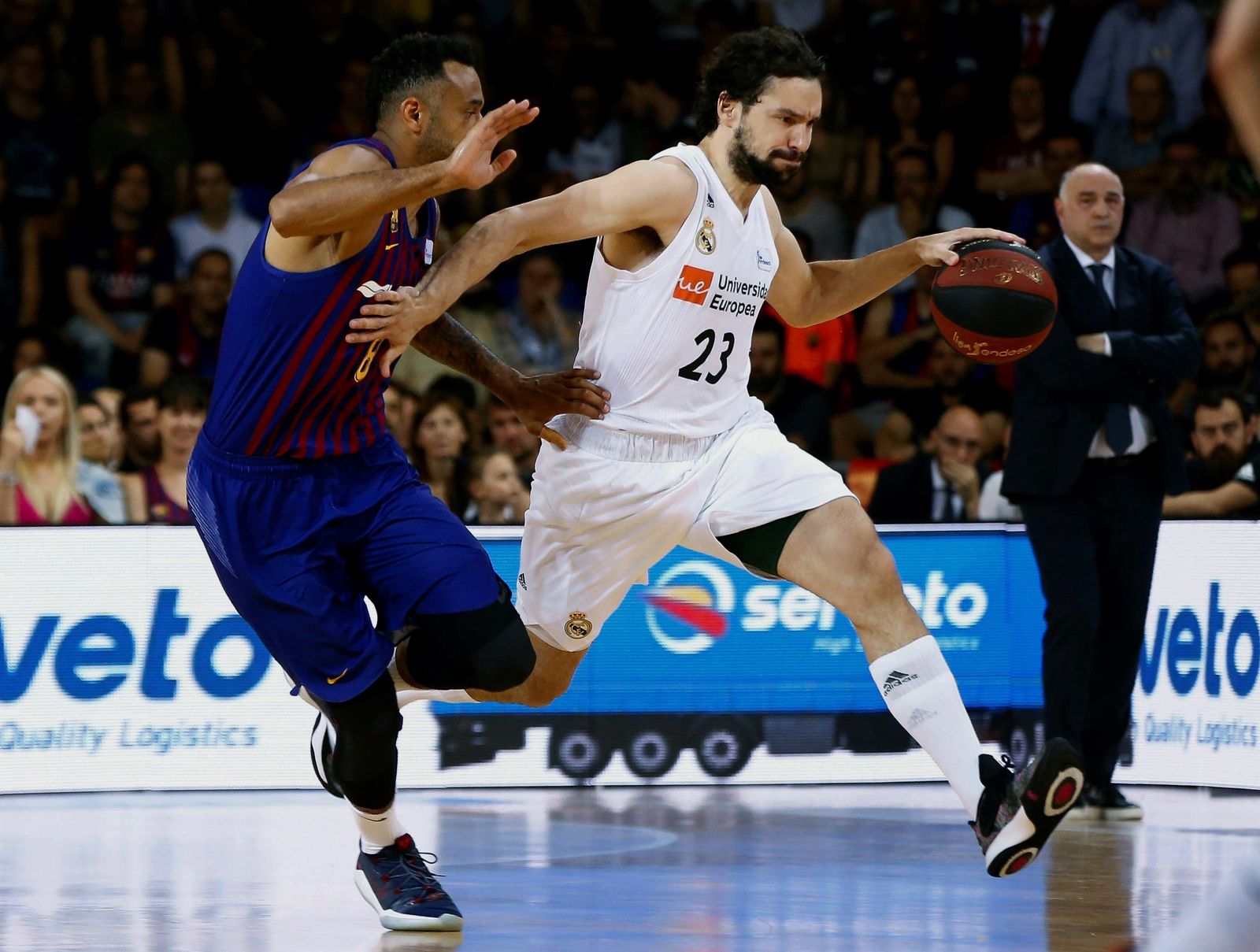 Sergio Llull ante el Barcelona