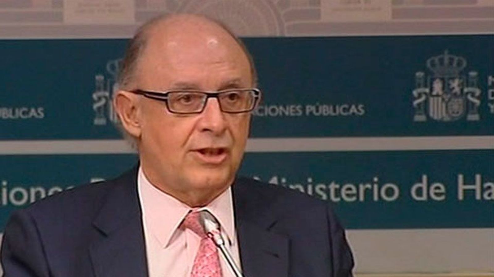El Supremo pide a Montoro que explique por qué niega la malversación en el 1-O