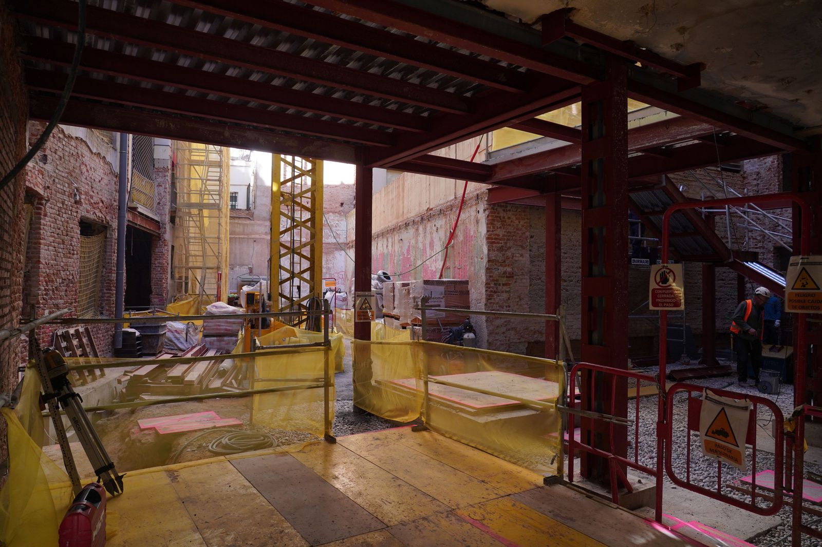 Avanzan las obras en la antigua 'Ingobernable' para crear un espacio cultural y un centro de salud