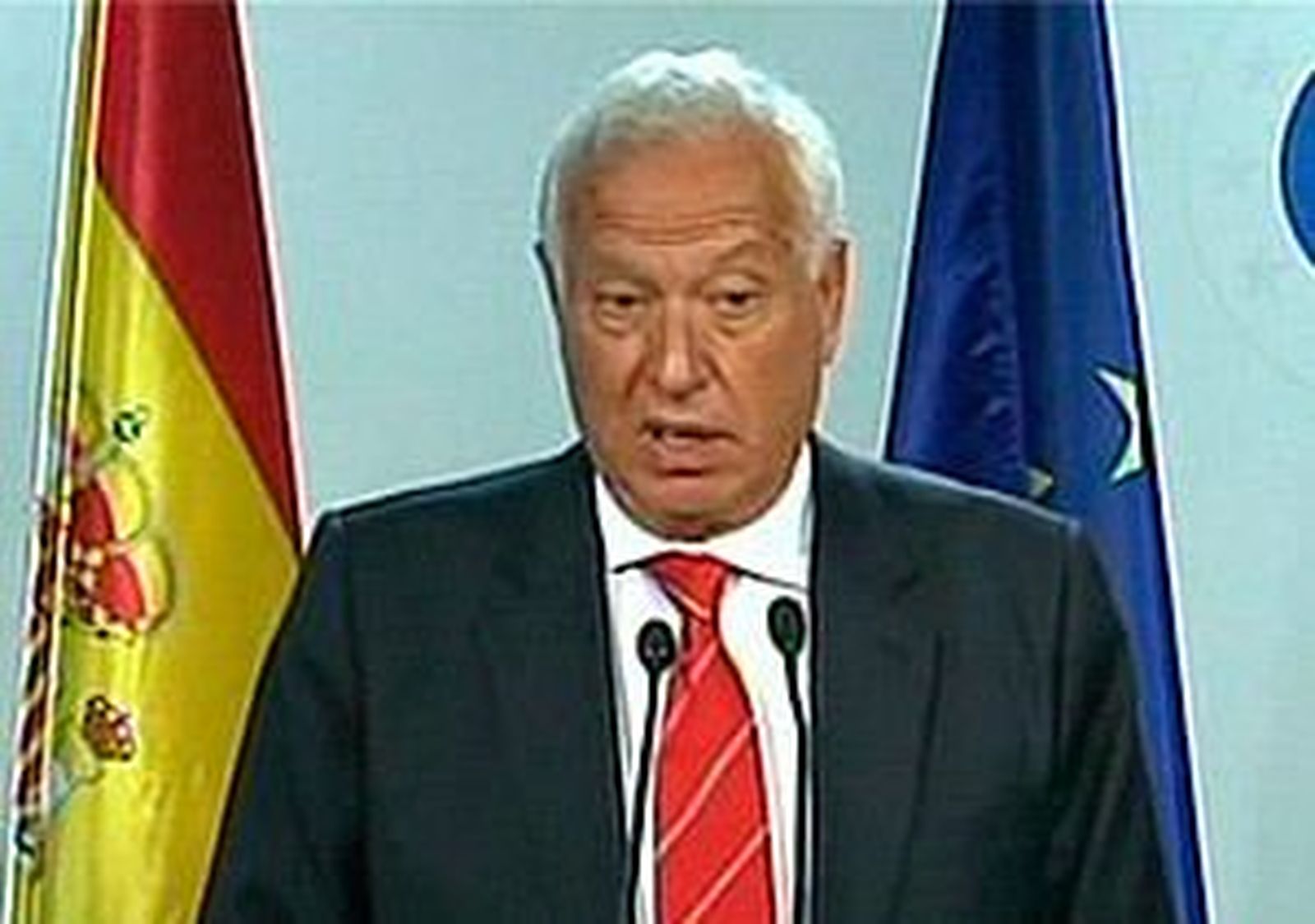 Margallo dice que la relación de confianza con Gibraltar se ha roto