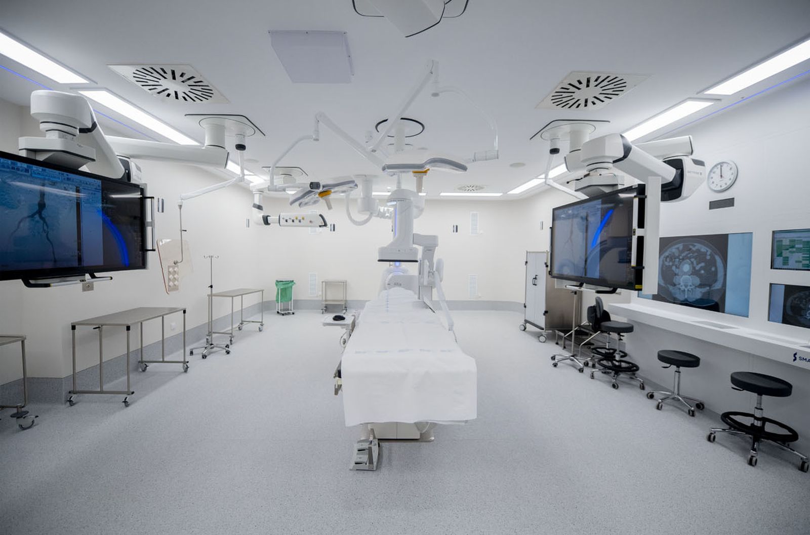 Un robot en una de las salas del nuevo Centro Quirúrgico del Hospital público Gregorio Marañón