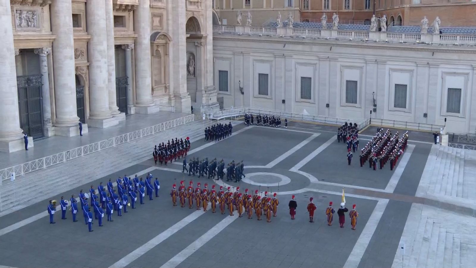 La Guardia Vaticana se prepara para el anuncio el nuevo Papa