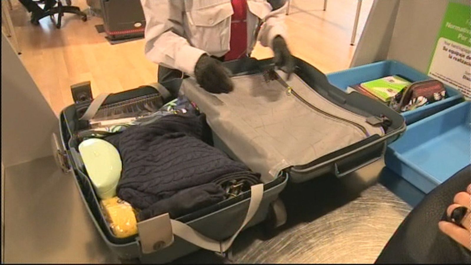 Pillado en el aeropuerto con dos maletas llenas de angulas