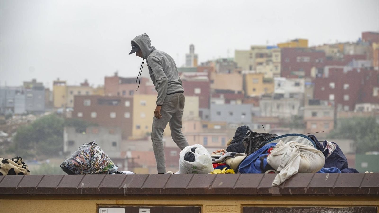 Un inmigrante en Ceuta