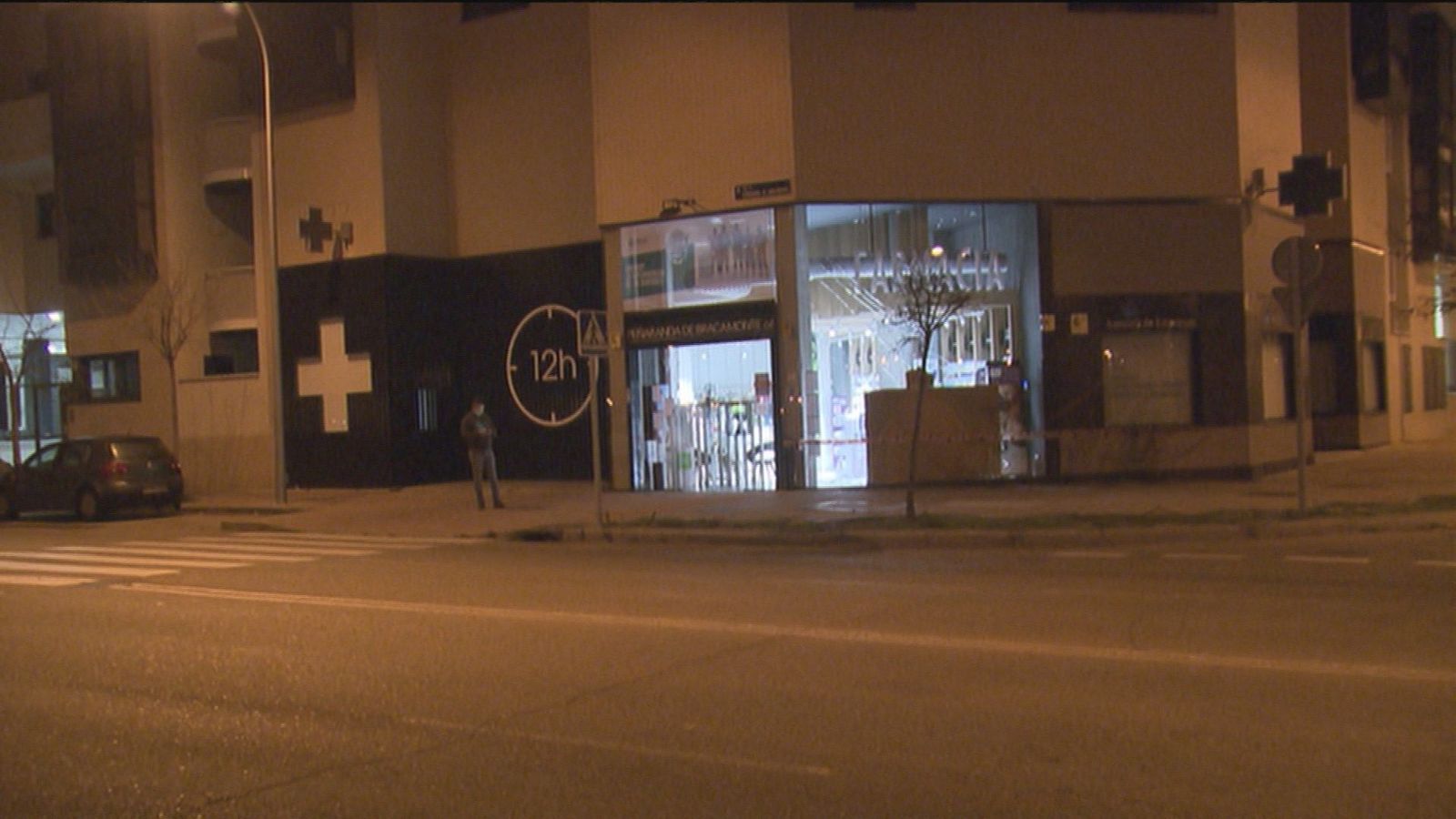 Alunizaje en una farmacia en Villa de Vallecas para llevarse solo unas cremas y unos biberones