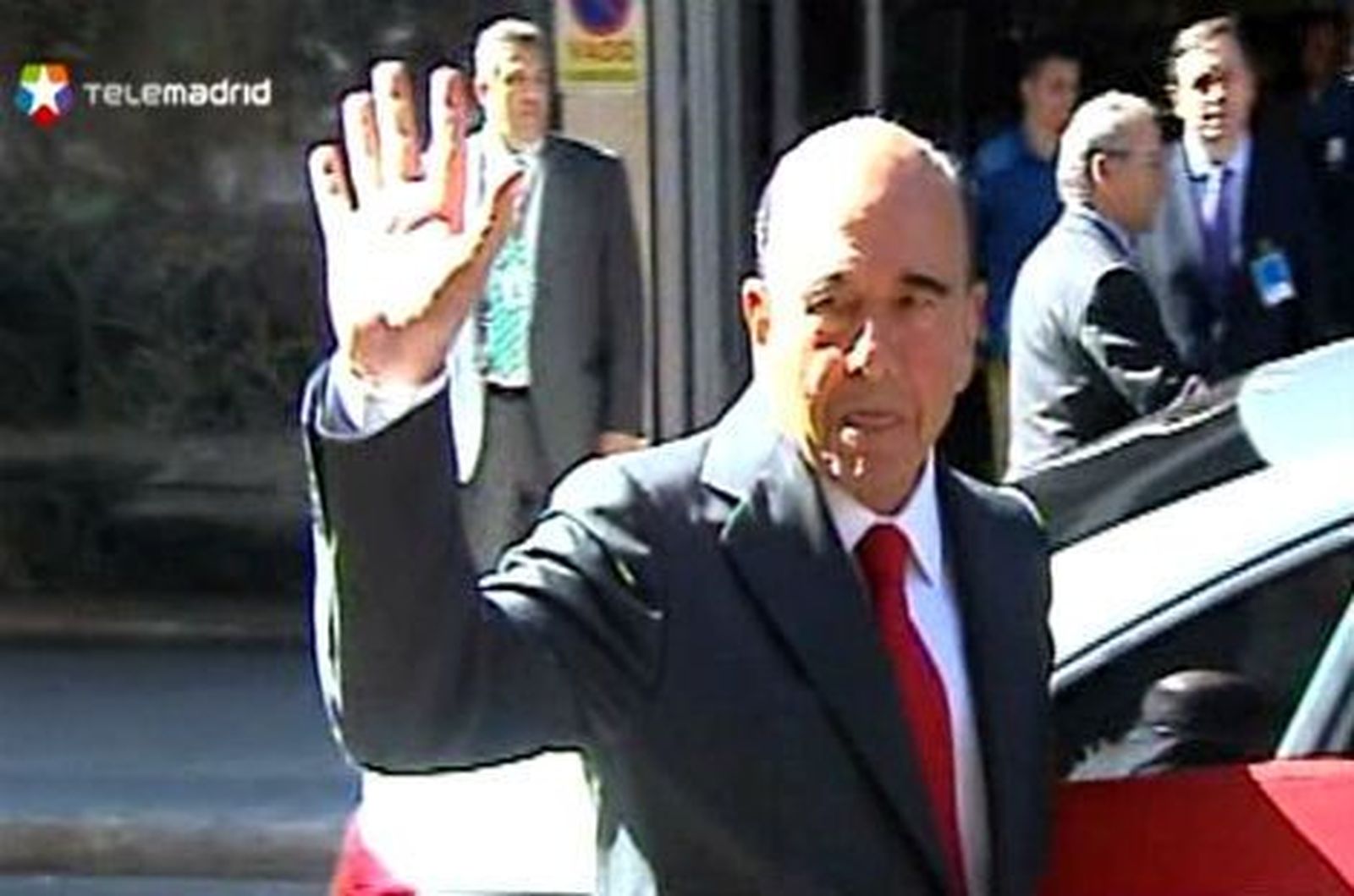 Botín, Fainé y González dicen que Guindos les convocó por el problema de Bankia