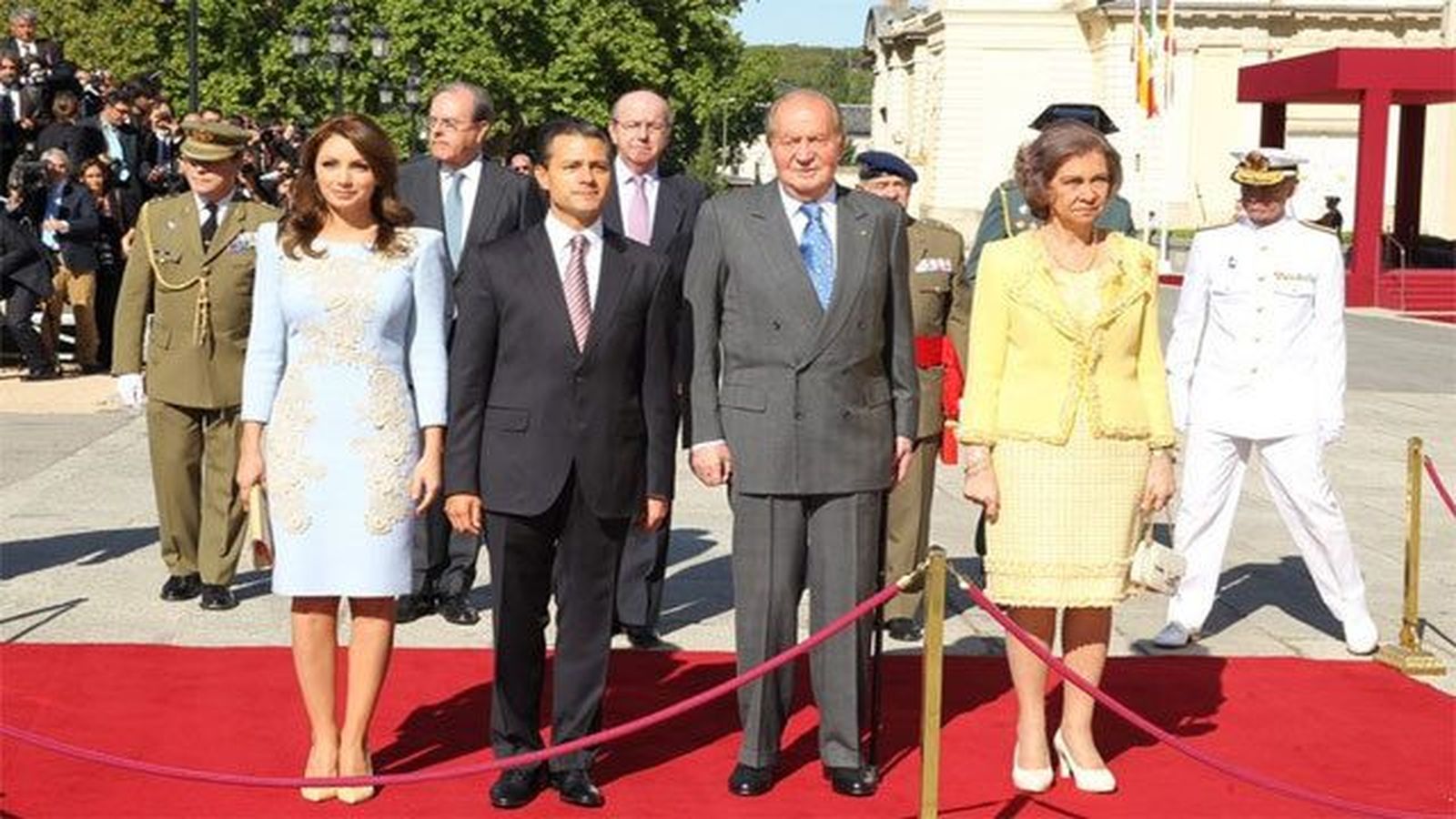 Los Reyes reciben en el Palacio del Pardo al presidente mexicano y su esposa