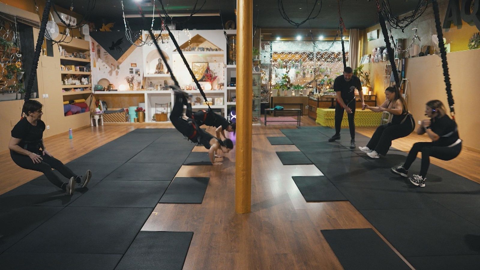 De las artes circenses al gimnasio: el auge del bungee fitness