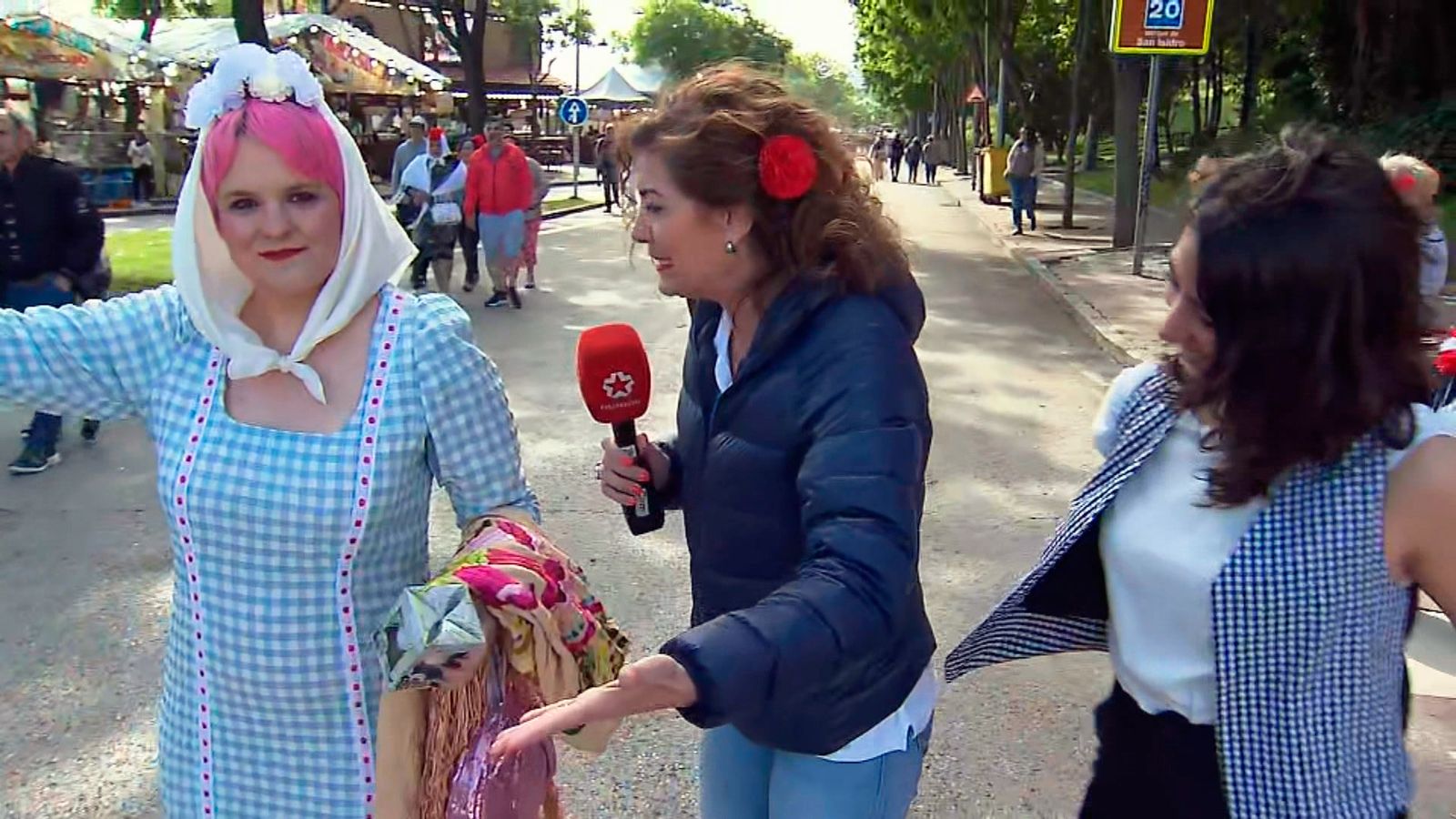 Ana Ruiz, colaboradora de Buenos Días Madrid nos enseña el traje de chulapa que ha confeccionado para San Isidro