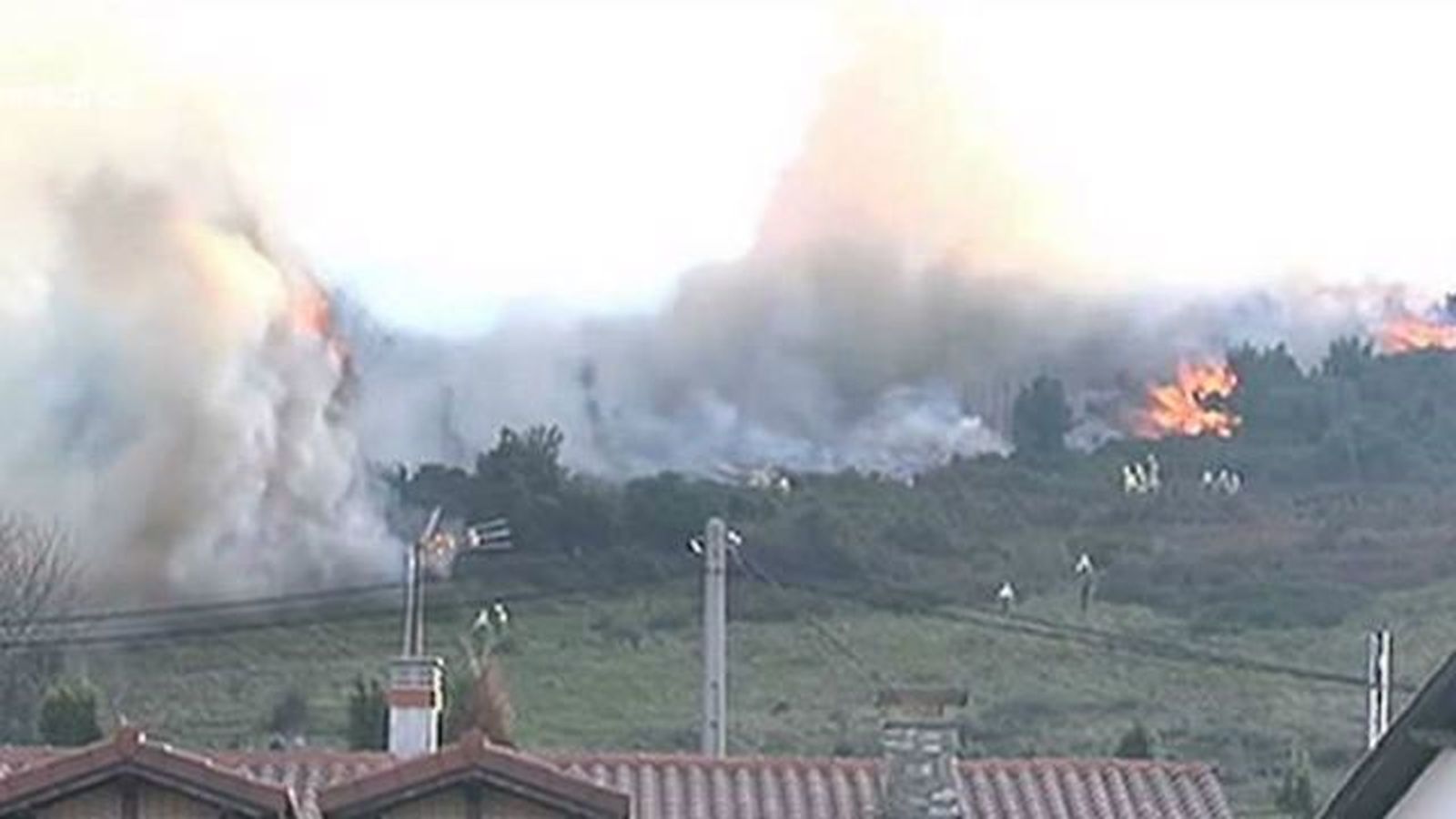 Calcinadas 2.000 hectáreas de "extraordinario valor" en Cantabria y activos 82 focos