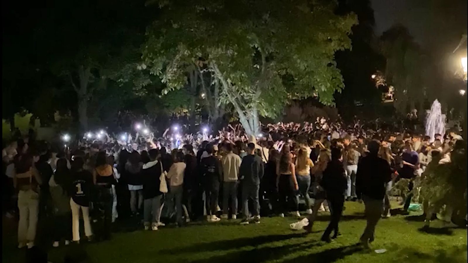 Macrobotellón en el Parque Berlín