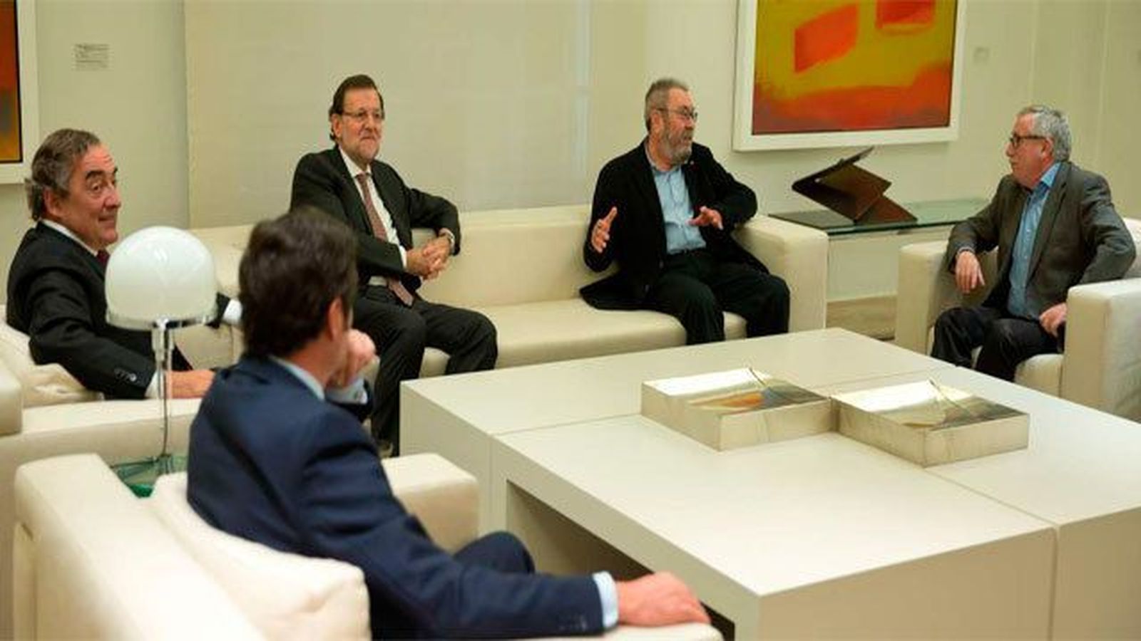 CCOO y UGT piden que las Cortes sean la vía que reconduzca el independentismo