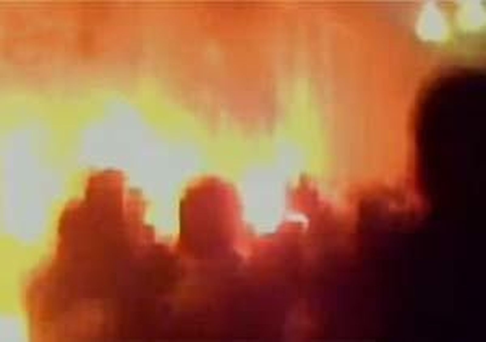 Aviones libios bombardean a los manifestantes