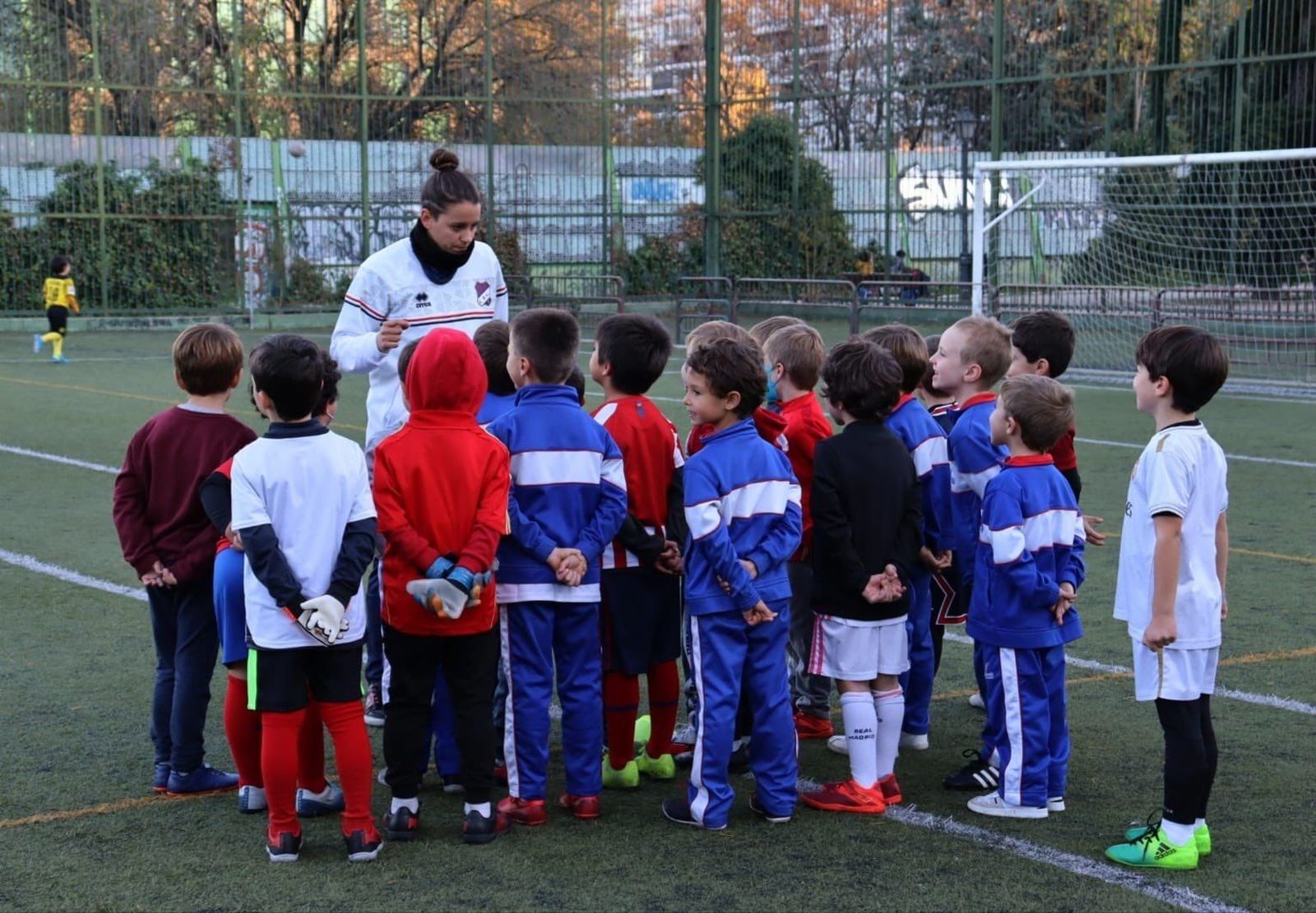 CR Guindalera, una escuela en la que aprender y un campo en el que jugar