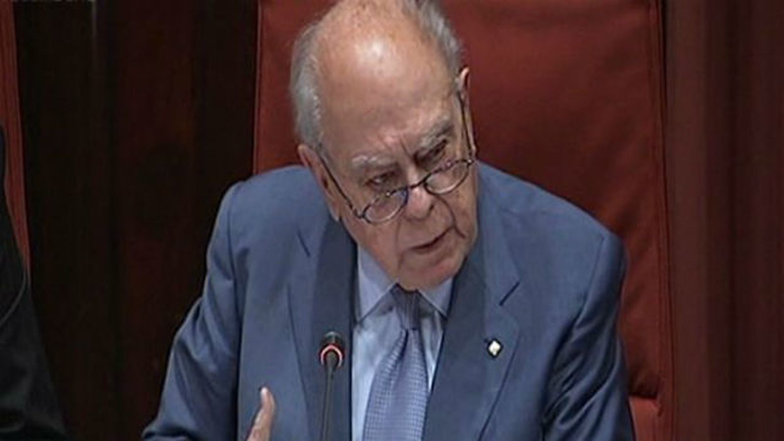 Pujol niega que haya sido un político corrupto y reprende a los diputados