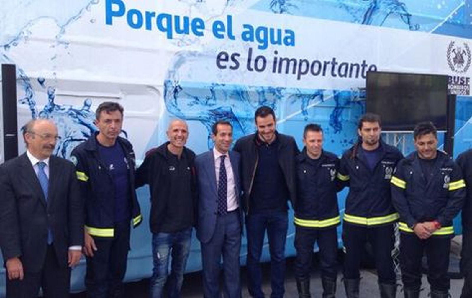 Saúl Craviotto y Chema Martínez se  suman a la iniciativa 'Agua Solidaria'