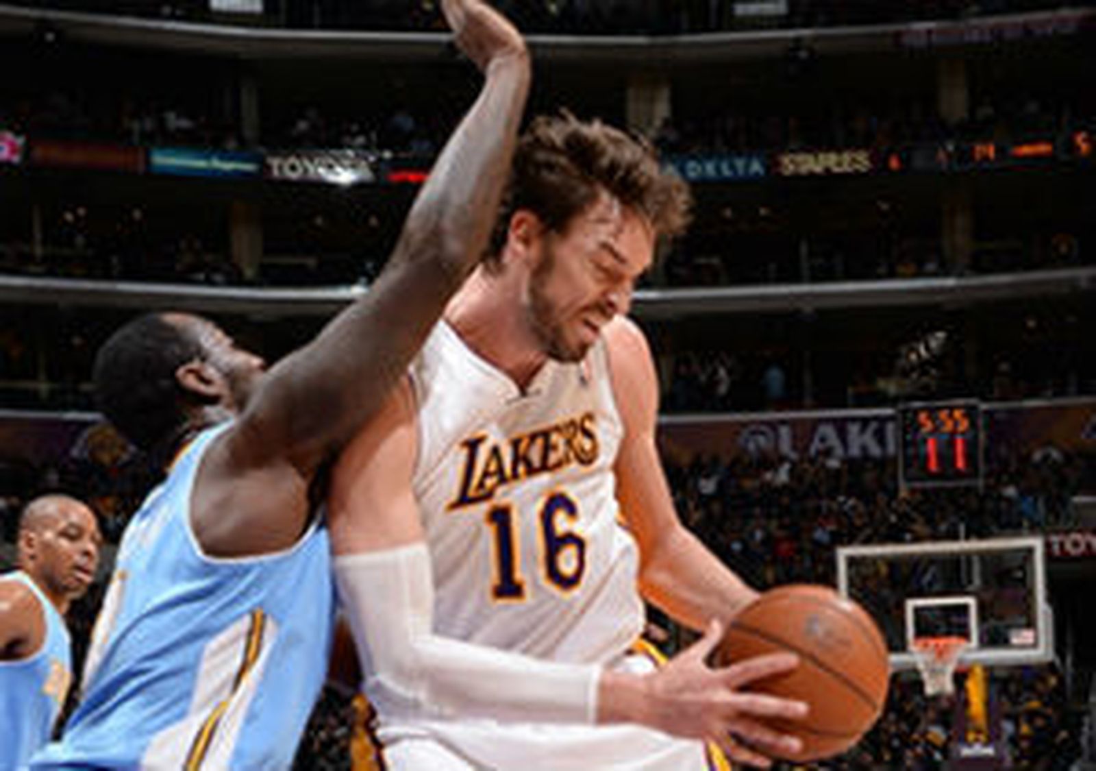 Pau Gasol ante Denver