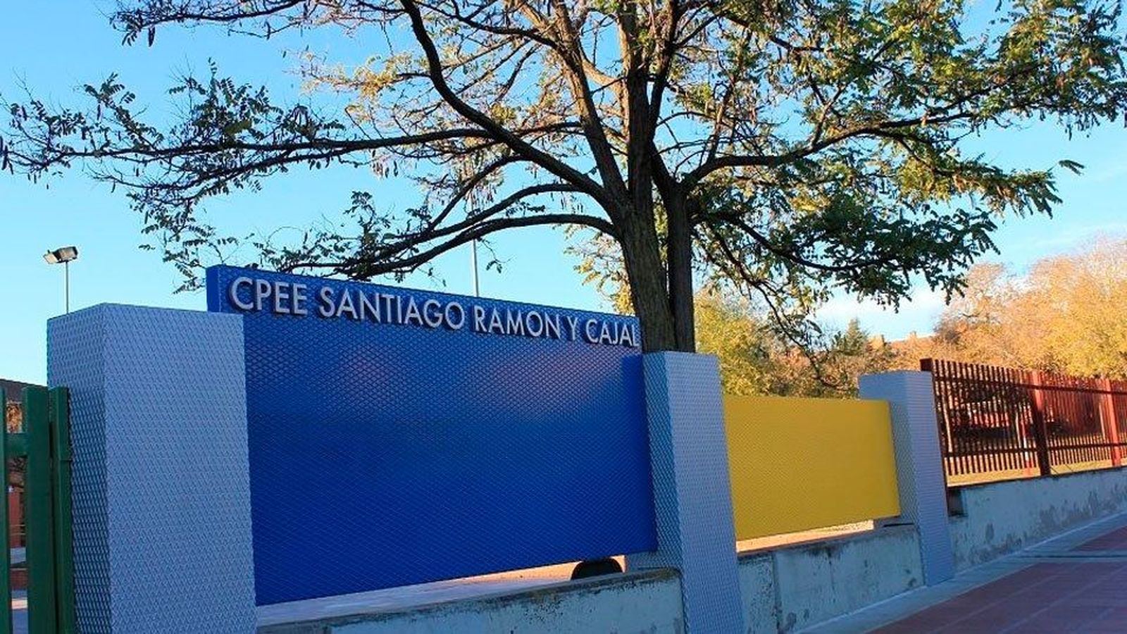 Investigan a tres empleadas de un colegio de Getafe por maltratar a un niño con autismo