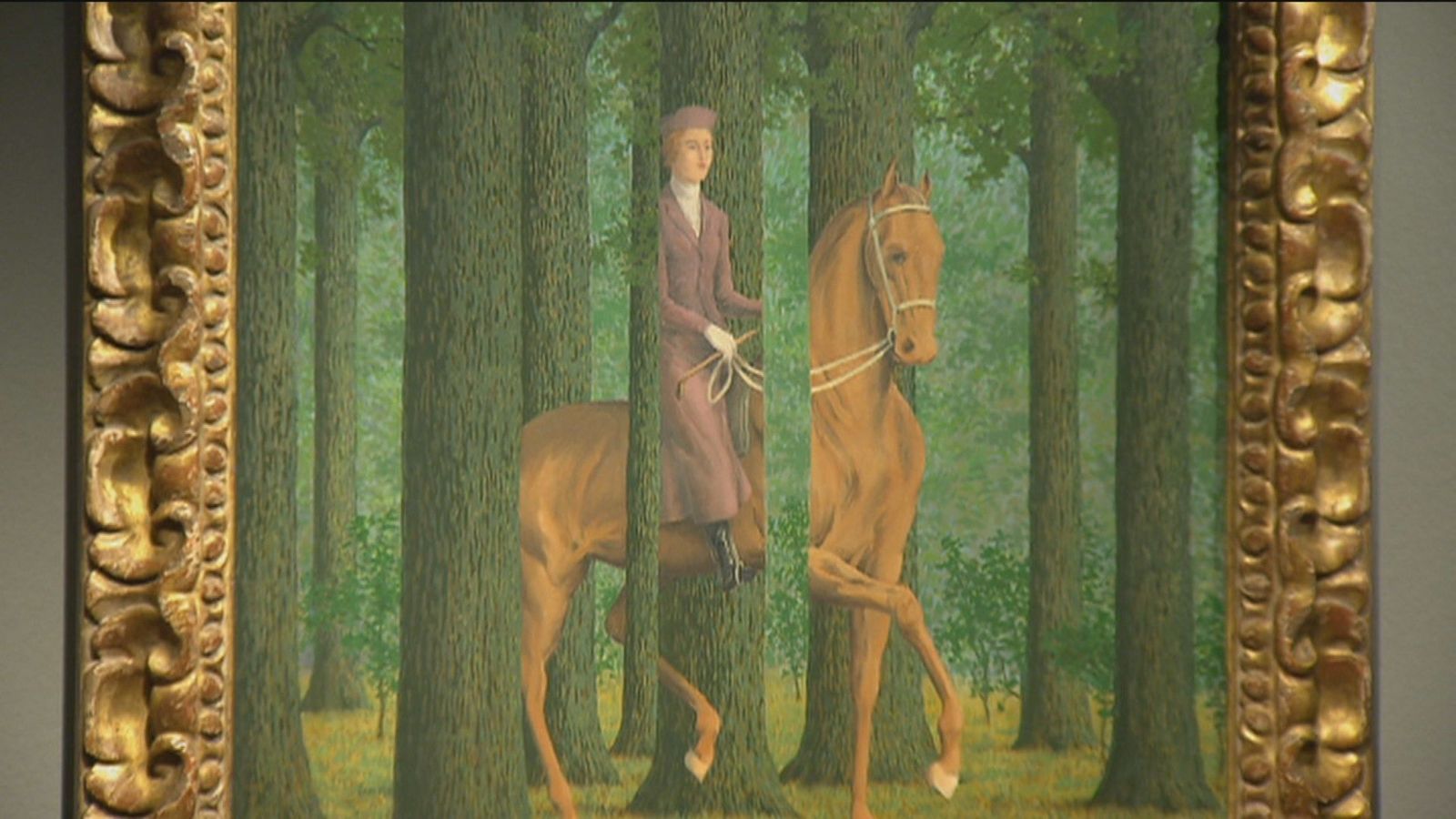 Pipas, manzanas, sombreros y personajes de espaldas. Magritte llega al Thyssen