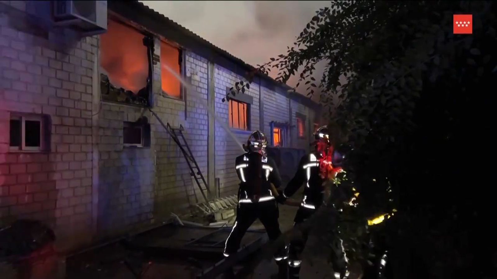 Incendio de una nave industrial en Paracuellos