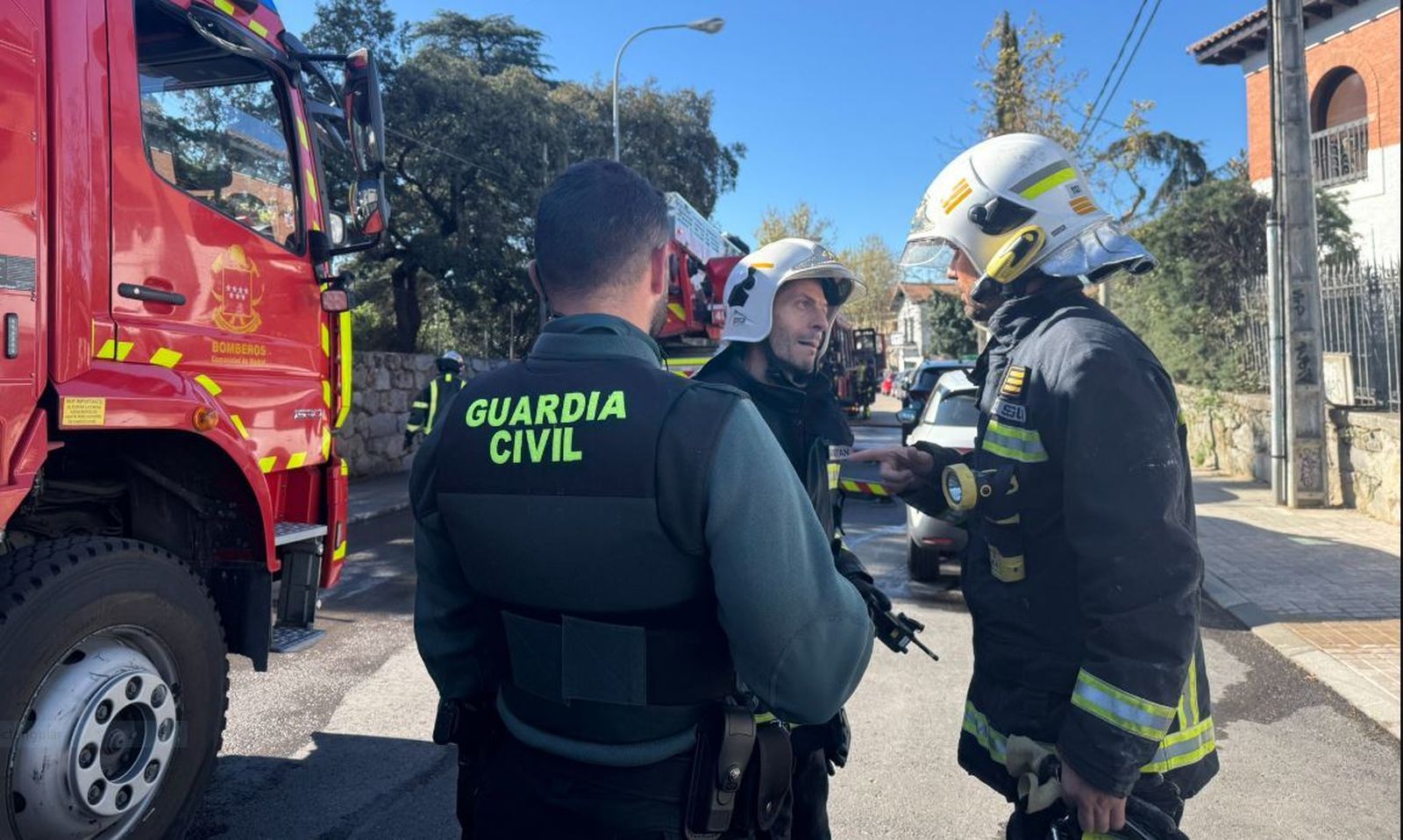 Guardia Civil y bomberos