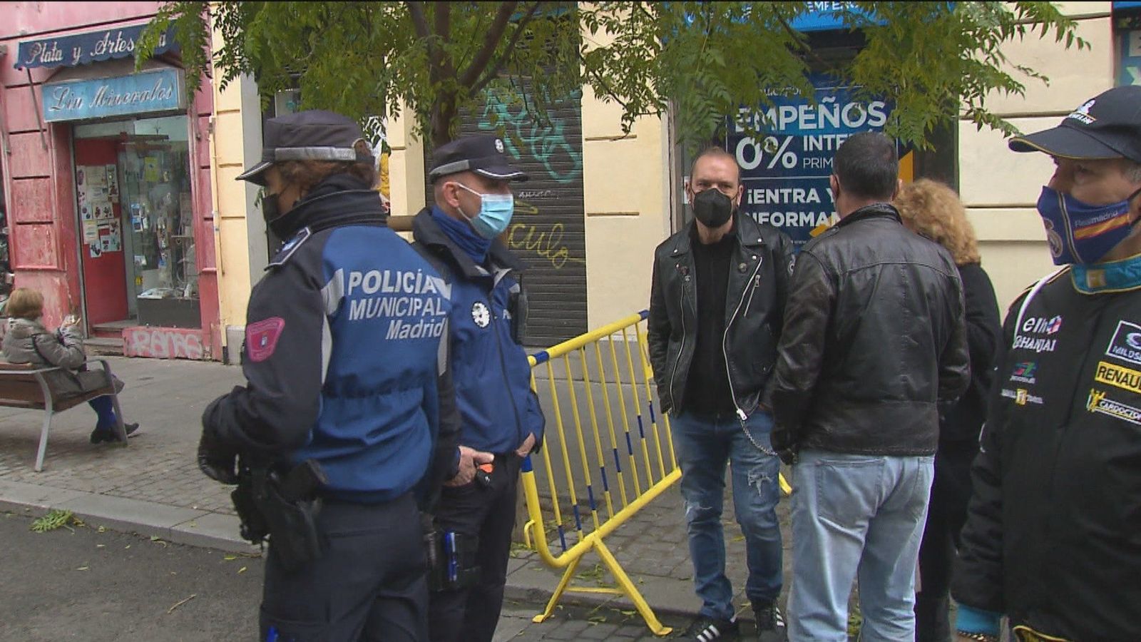 Los dueños de los locales comerciales del Rastro se quejan de la disminución de las ventas por los controles de acceso