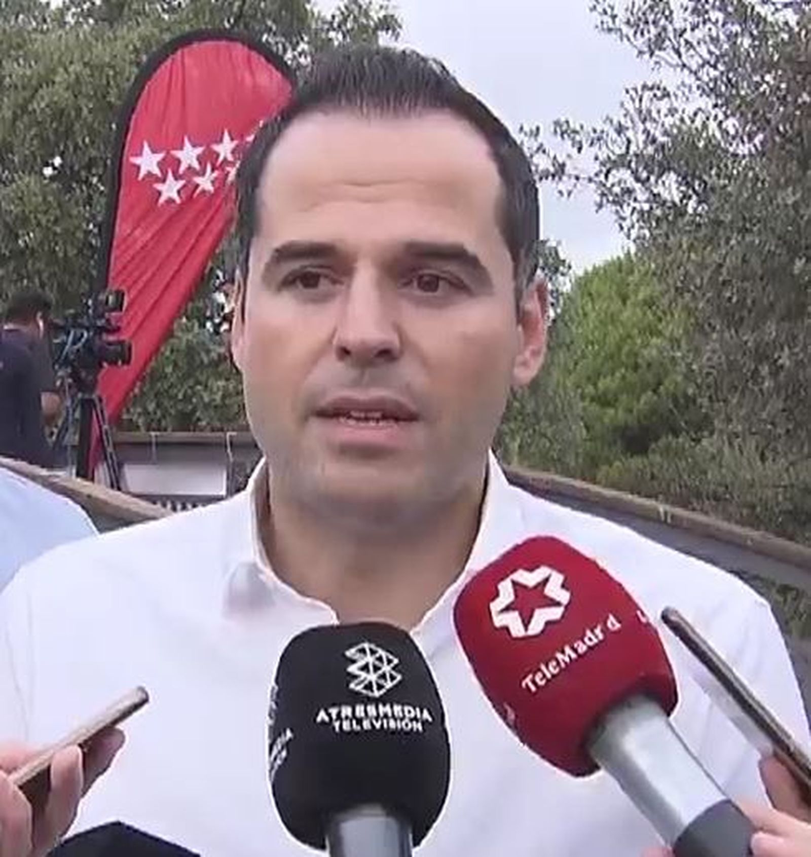 Aguado acusa a Sánchez de reírse de las autonomías con la financiación