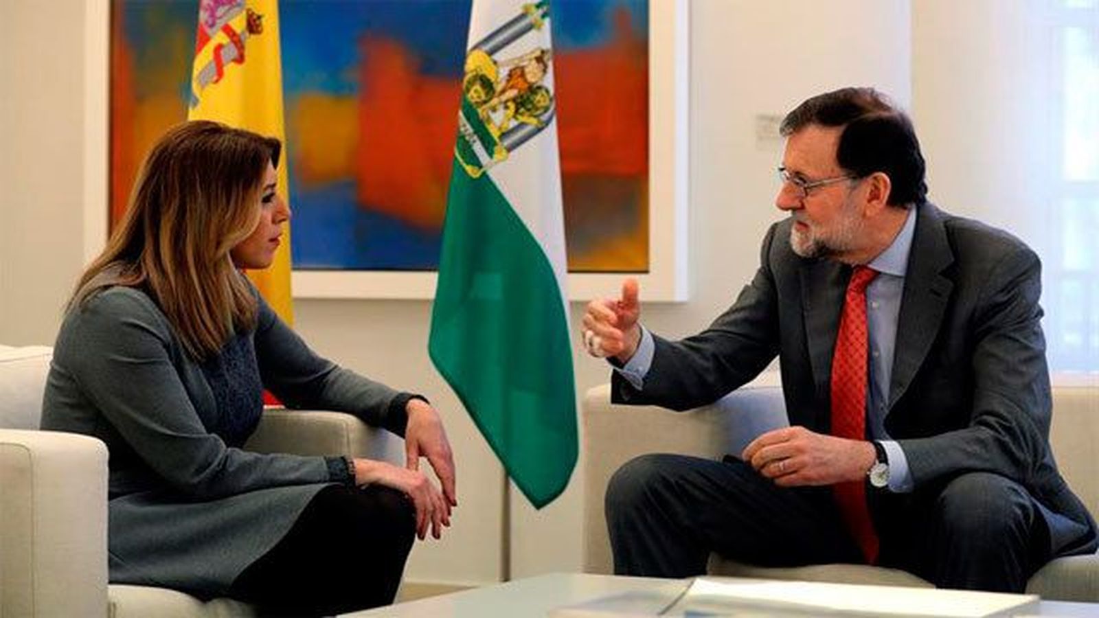 Rajoy promete a Susana Díaz convocar ya el Consejo de Política Fiscal para la financiación