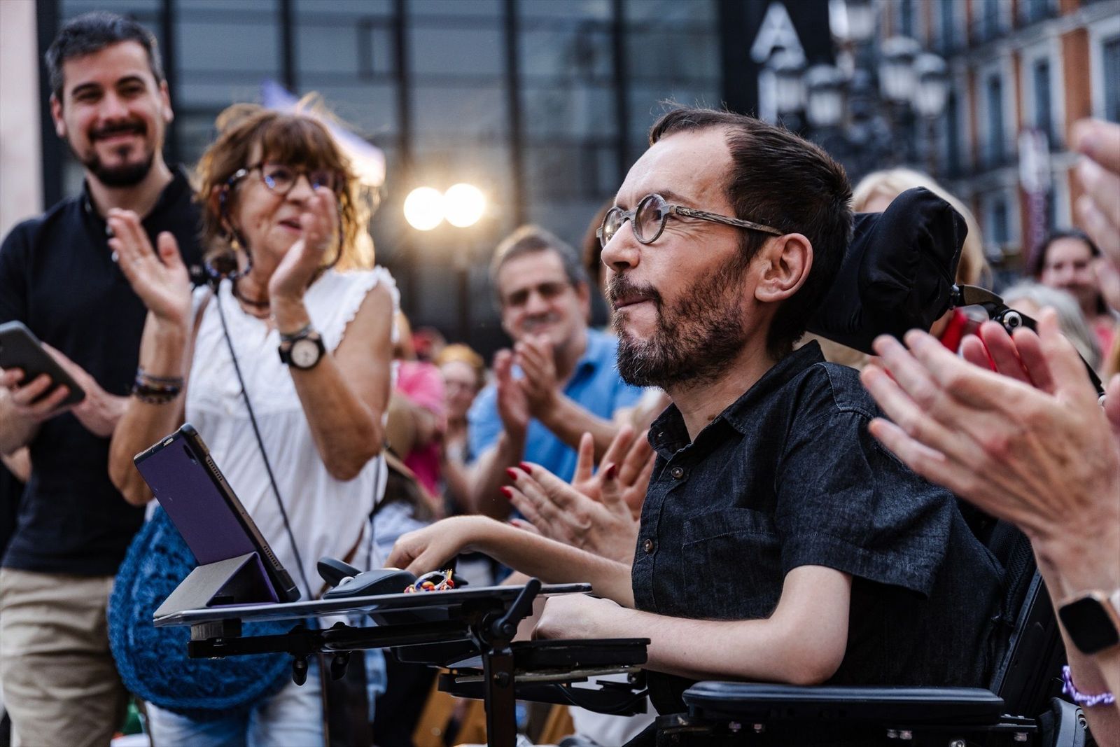 Una jueza abre juicio oral contra Echenique por un tuit en el que sugería "deportar sacerdotes" por pederastia