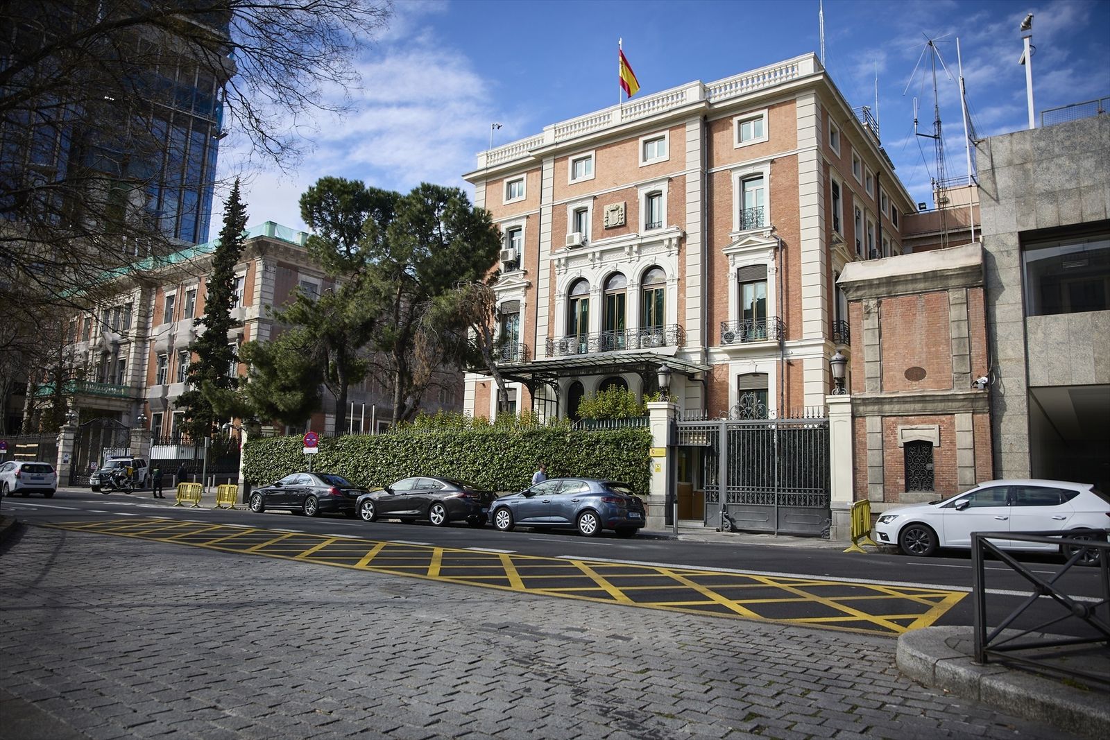 Fachada principal de la sede del Ministerio del Interior