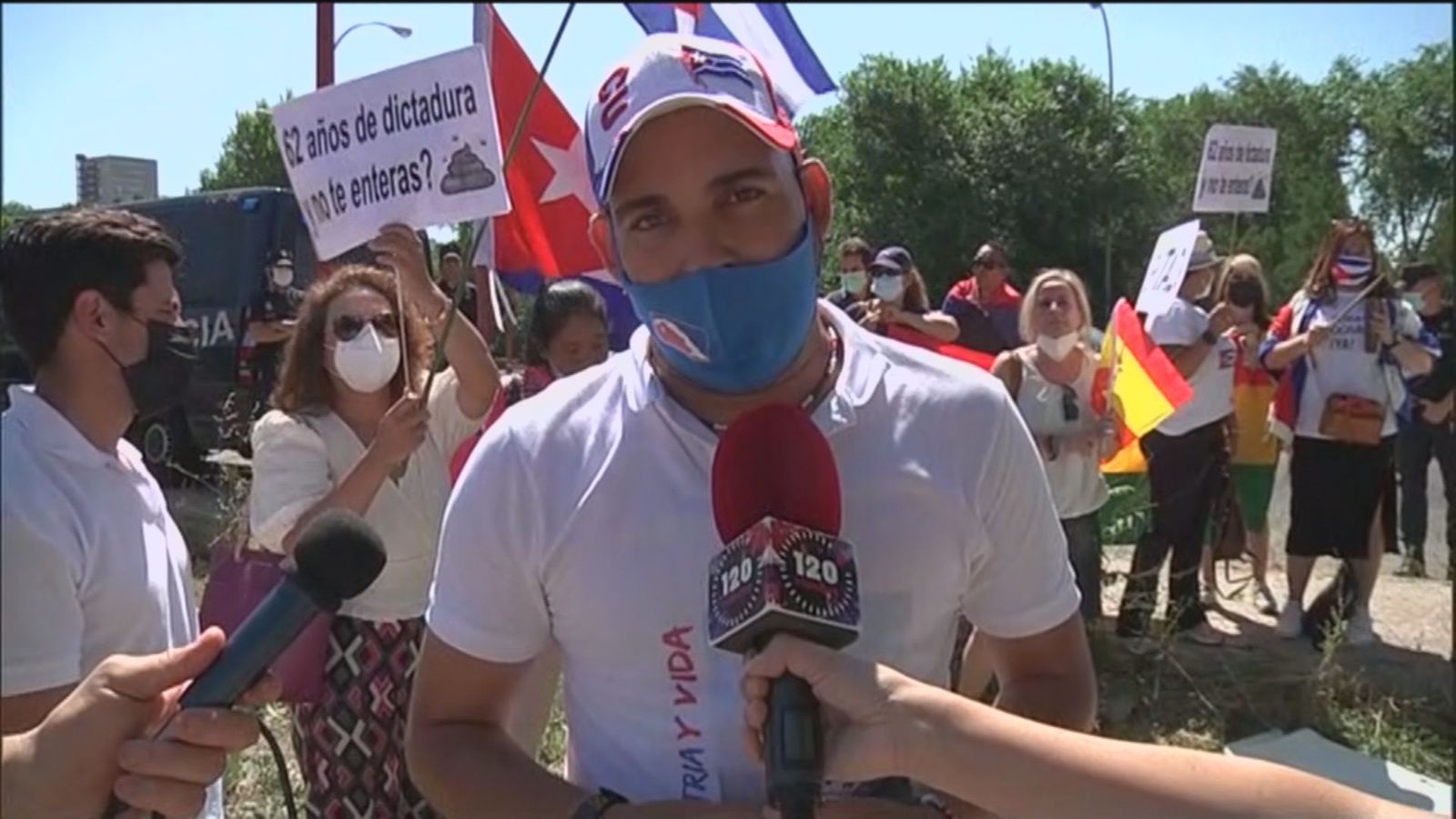Manifestación de cubanos en La Moncloa