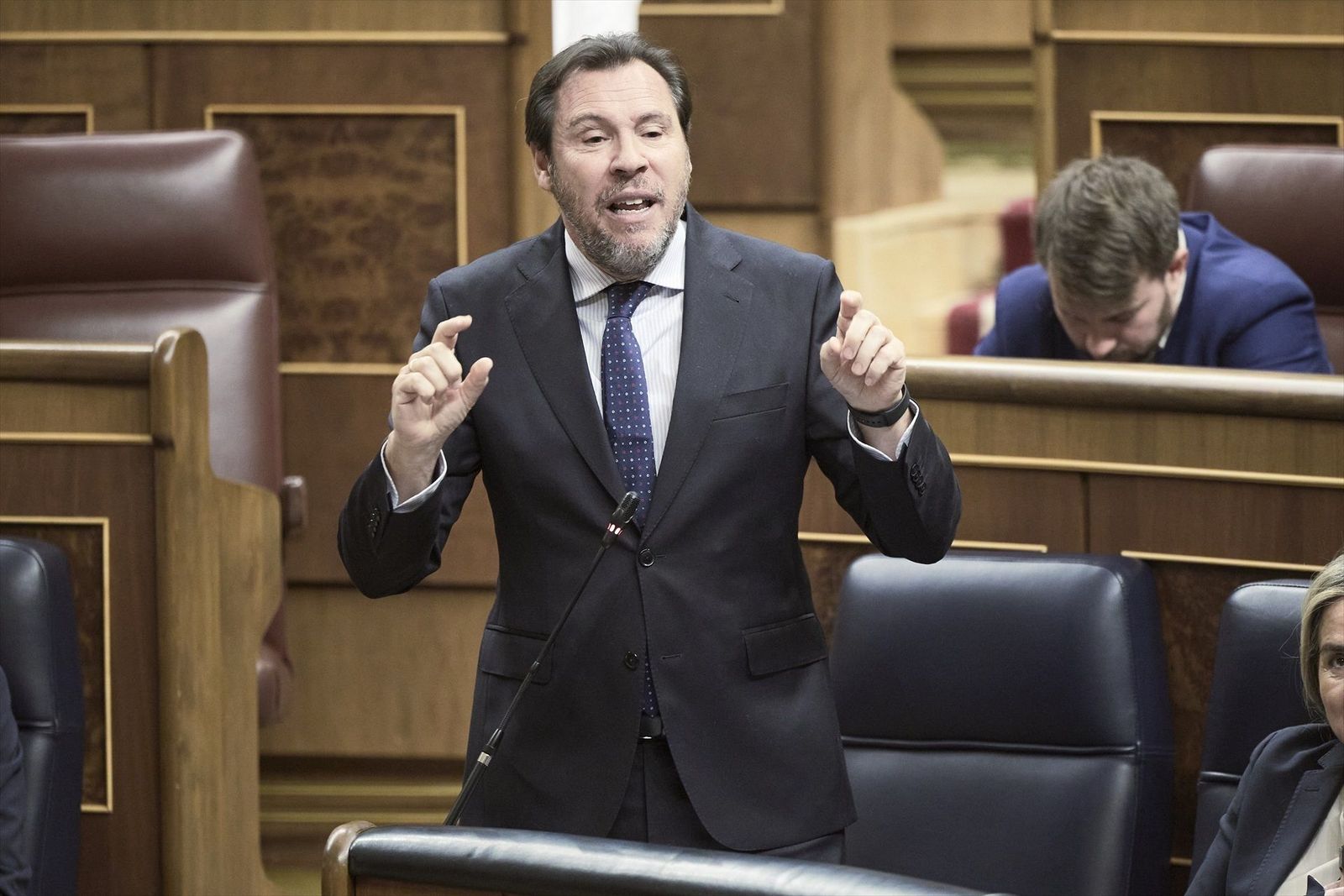 Óscar Puente acusa al PP de tener una actitud "ruin y miserable" por reprocharle su ausencia en el funeral de las víctimas de Adamuz