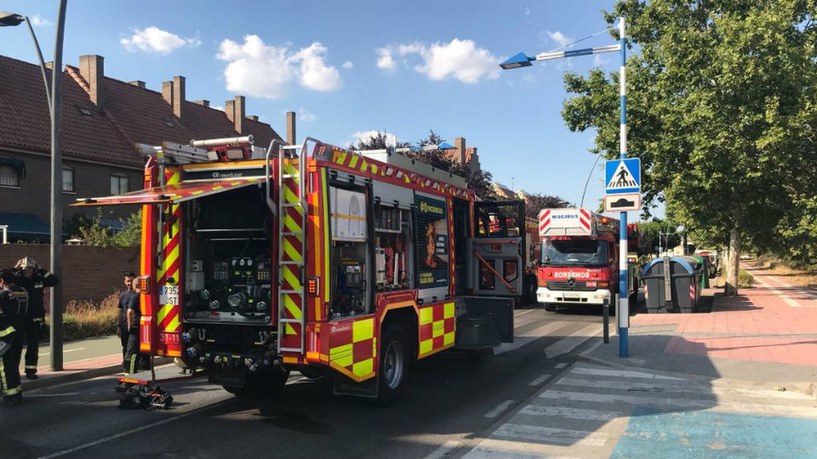 Dos intoxicados leves en el incendio de un chalé en Getafe