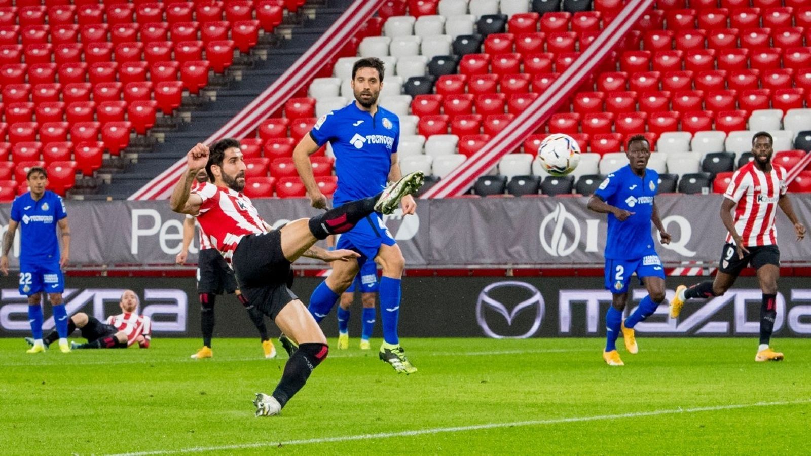 Raúl García ante el Getafe