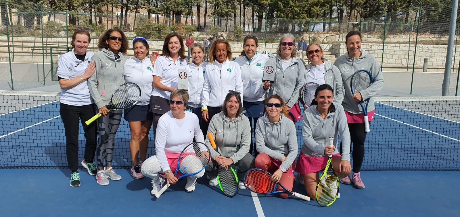 Equipo femenino del Club de Campo de tenis