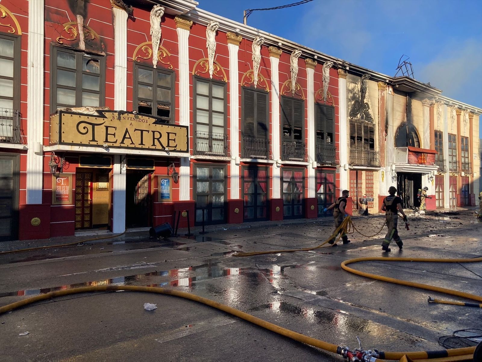 Fachada de la discoteca incendiada en Murcia
