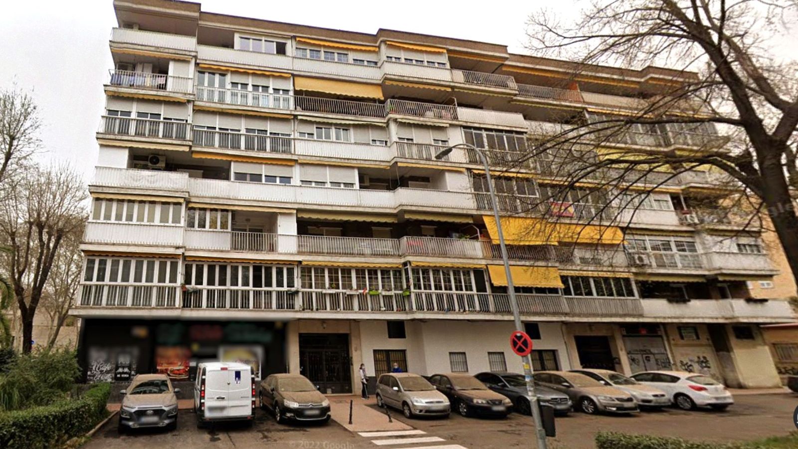 Los vecinos de Alcalá de Henares, desesperados por un conflictivo local bajo sus casas
