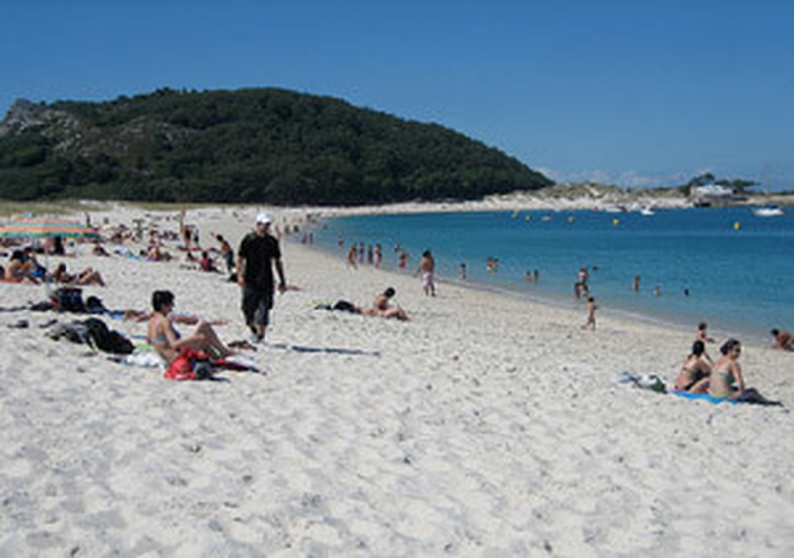 Bañistas en una playa española