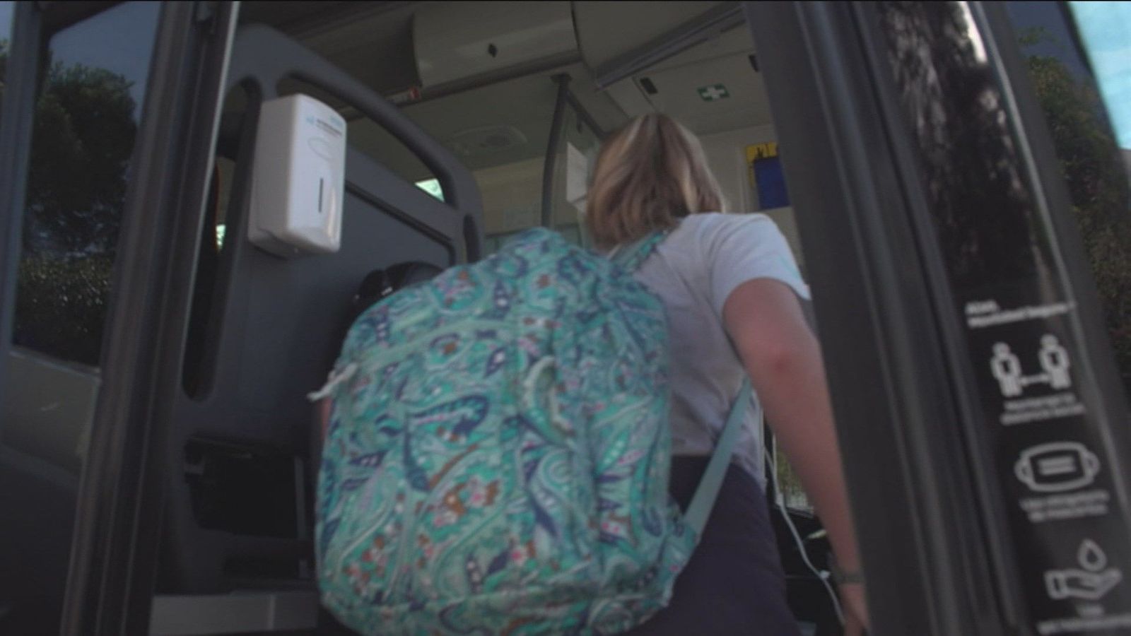 El coronavirus echa el freno al transporte escolar