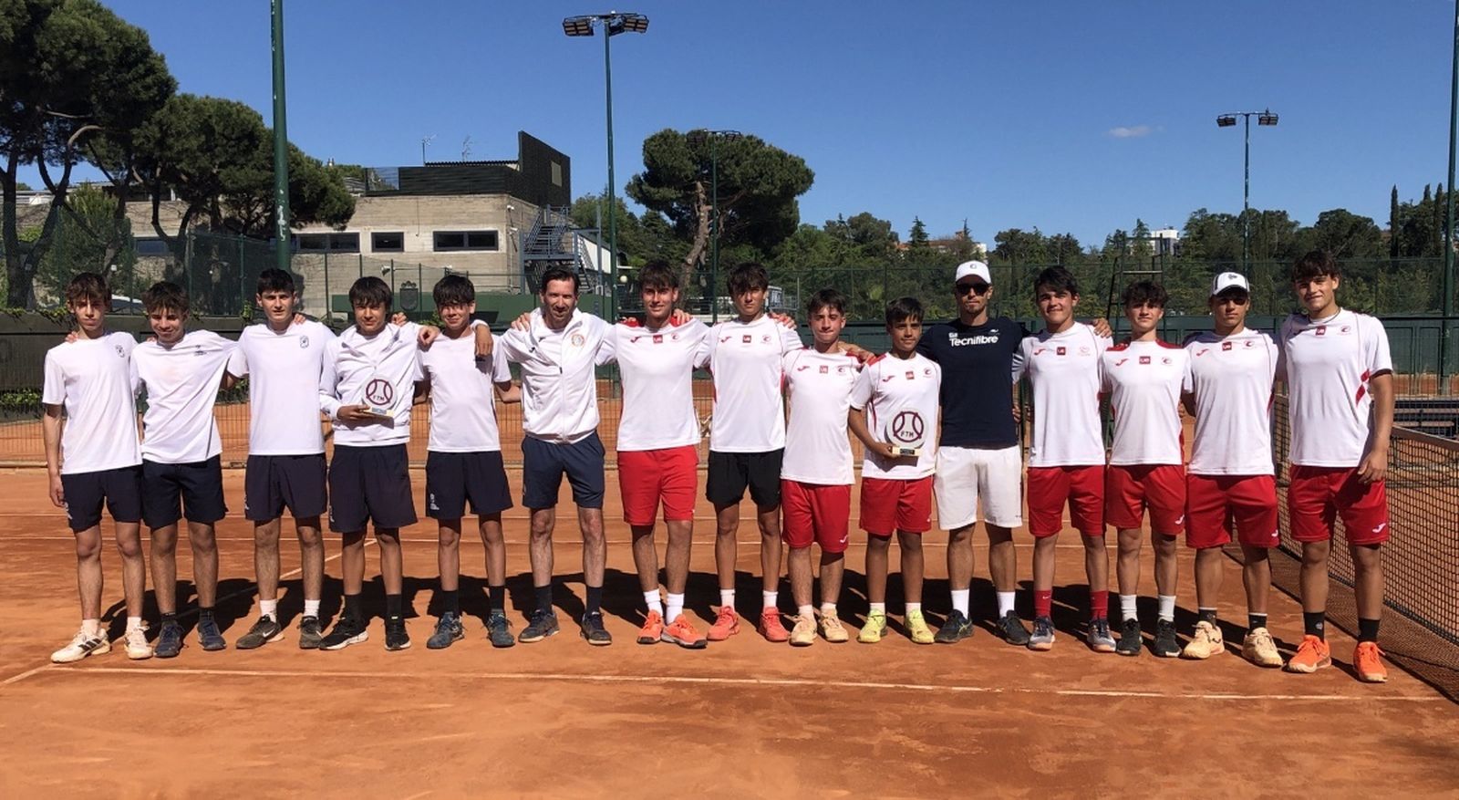 Equipo cadete de tenis de la Universidad Europea