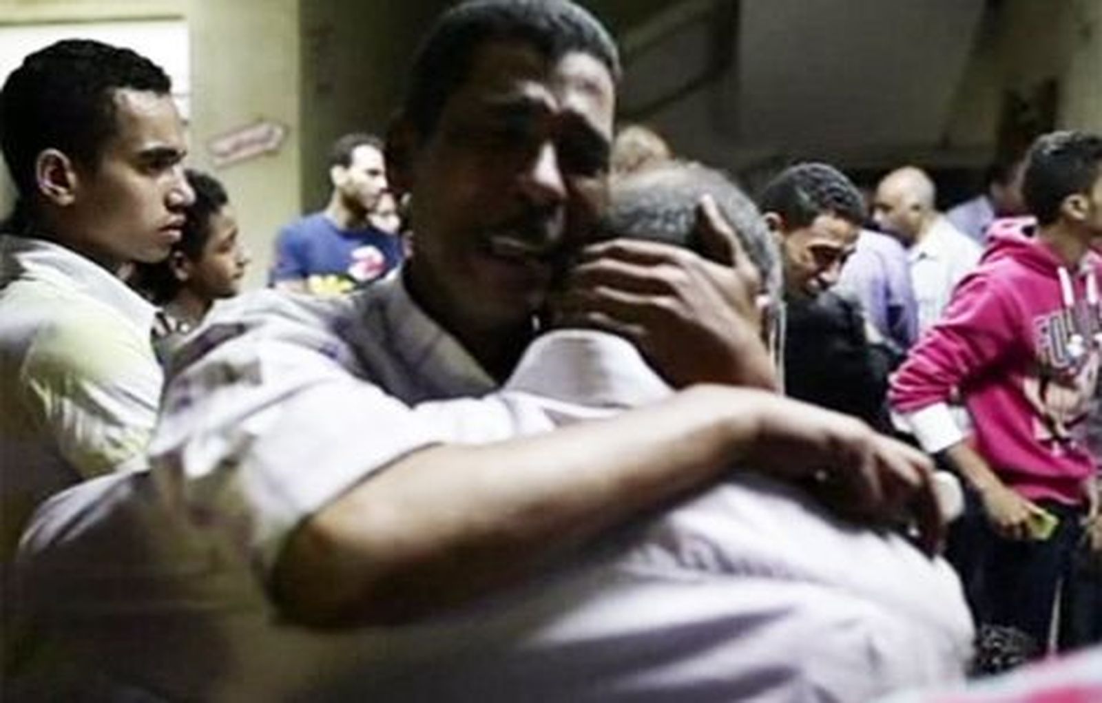 La violencia se desborda en El Cairo con demostración de fuerza de los islamistas