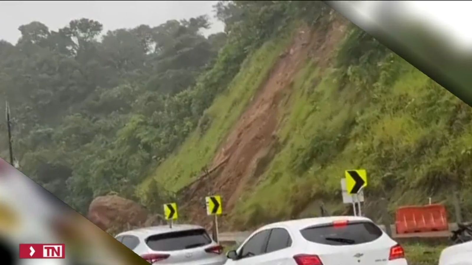 Derrumbe mortal en una carretera colombiana