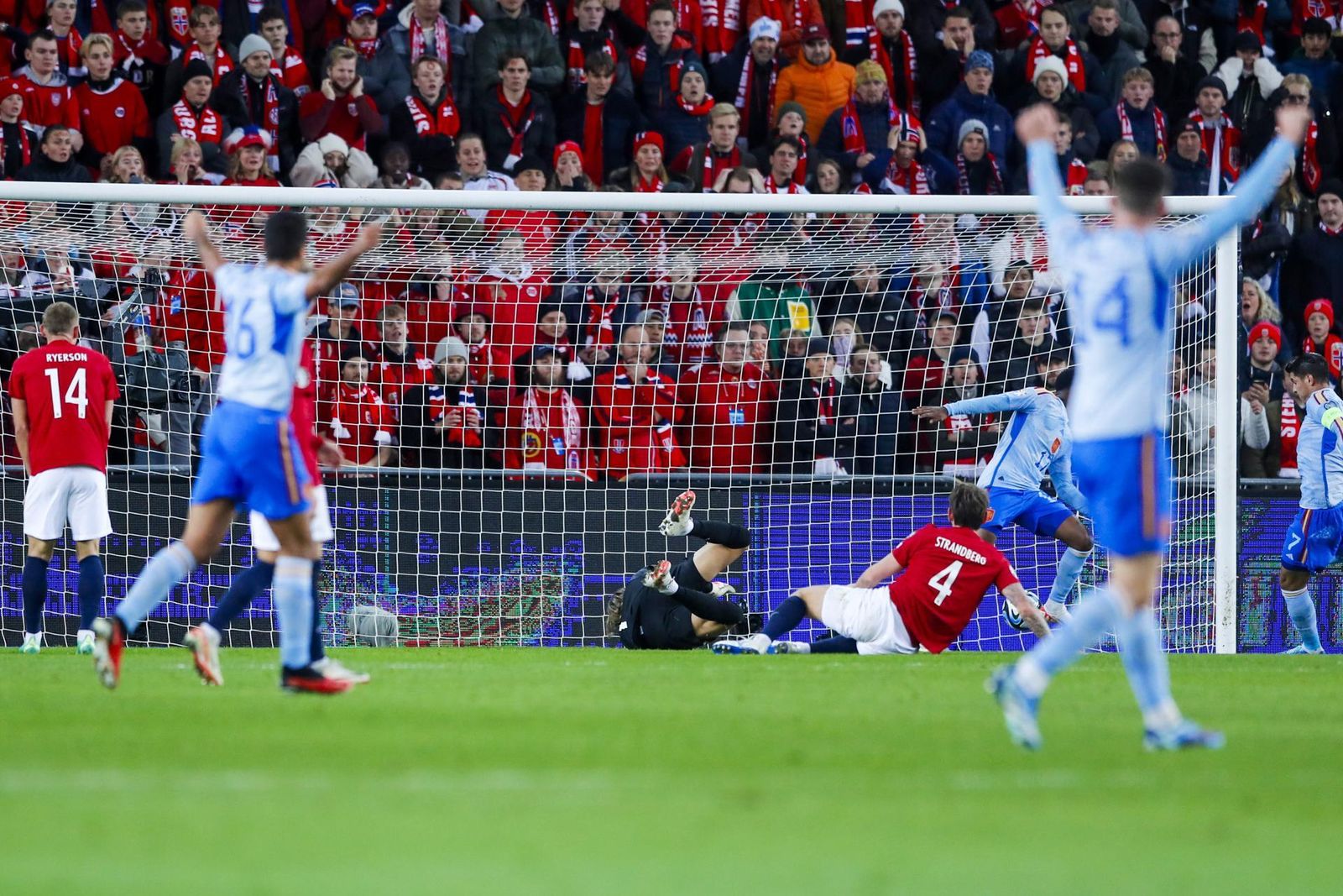 España firma un cómodo triunfo en Noruega y sella el billete a la Eurocopa