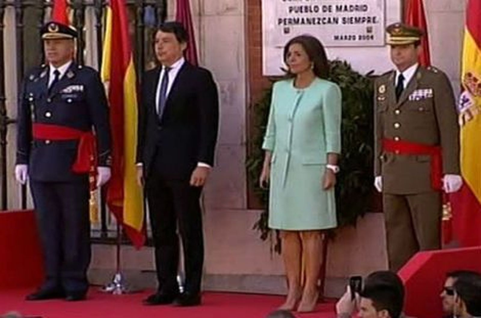 Miles de madrileños asisten al acto en recuerdo de los caídos y las víctimas del 11M