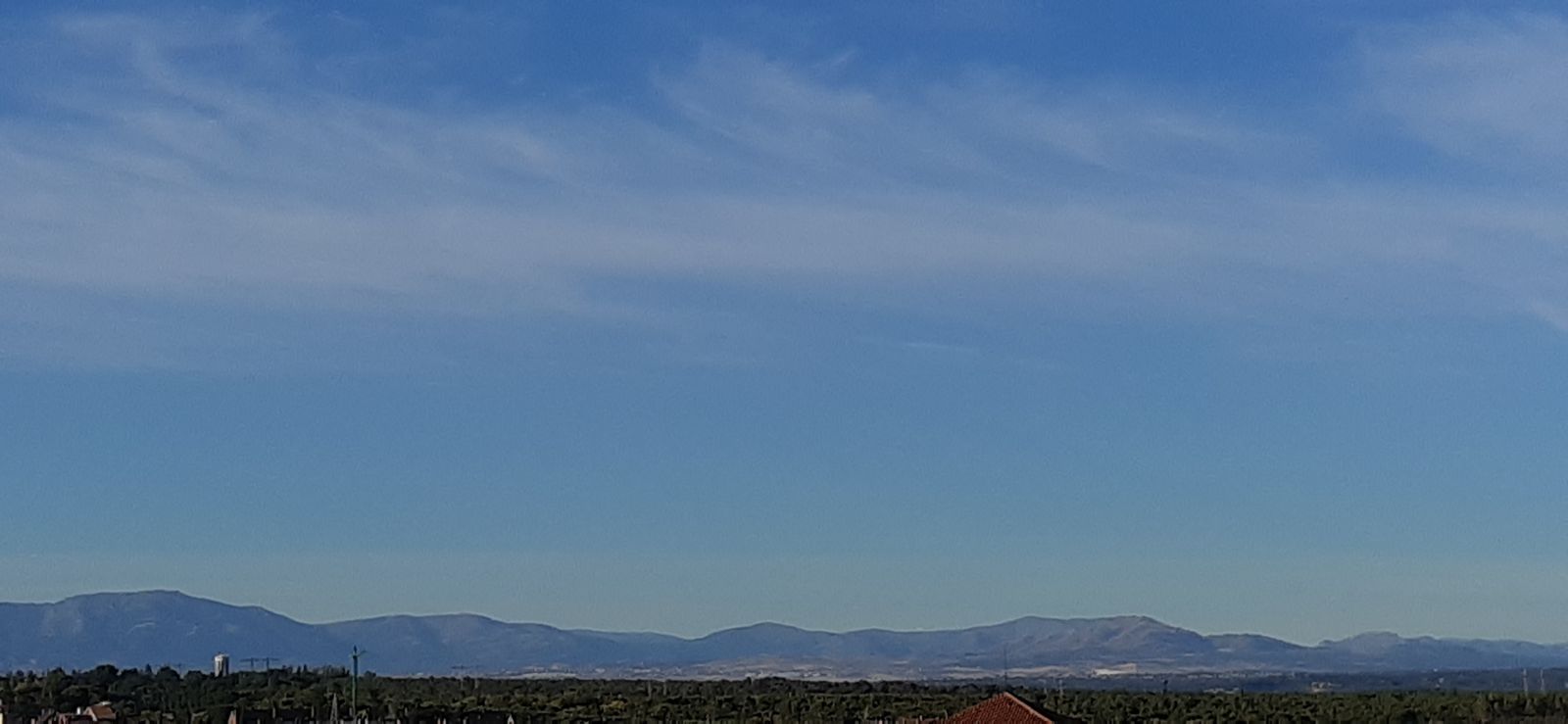 Nubes altas sobre la zona noreste de Madrid