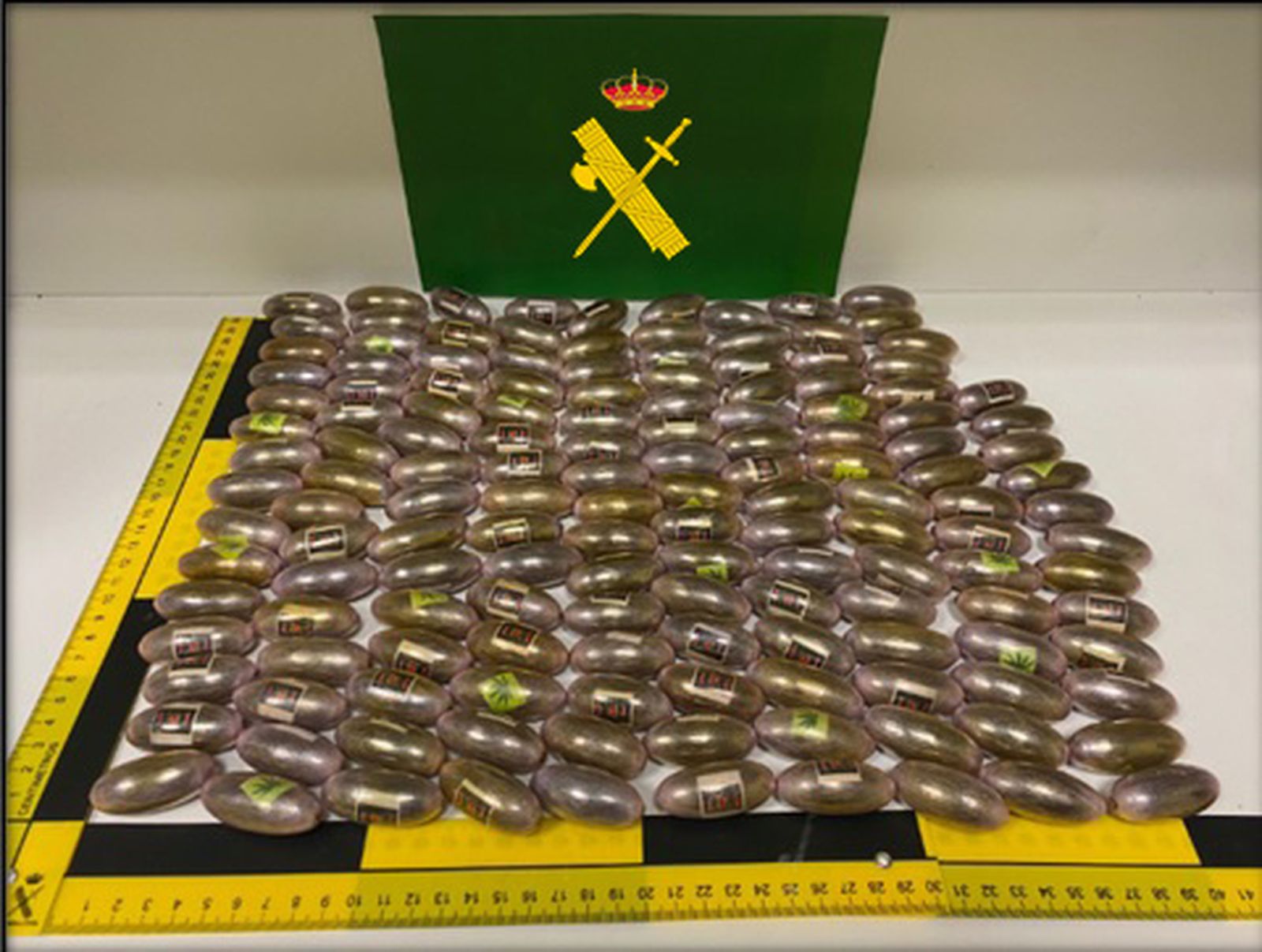 Bellotas de hachís incautadas