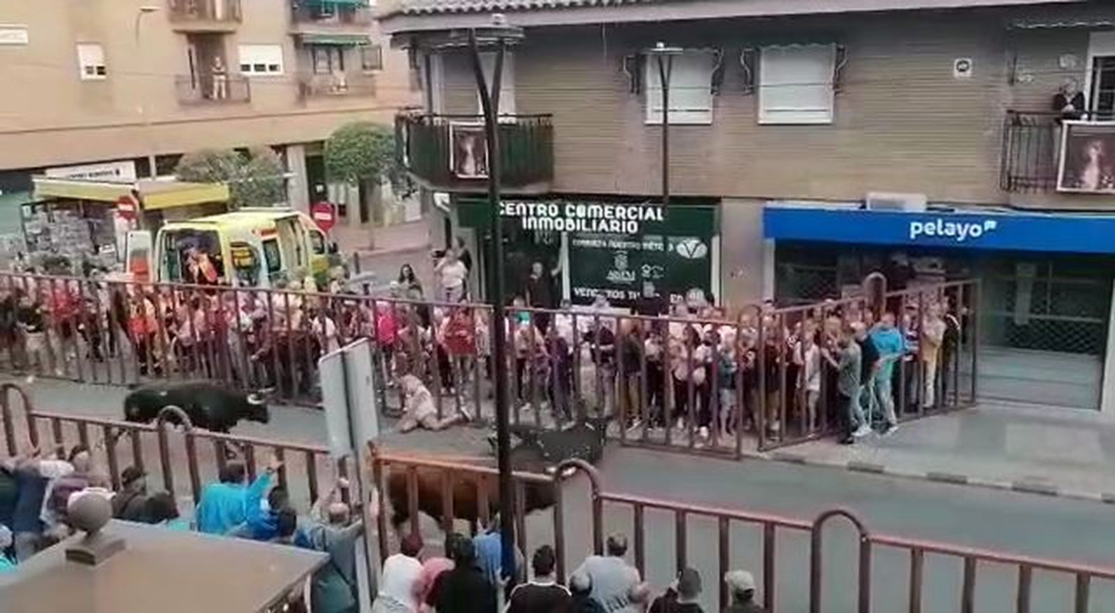 Se rompe el fémur tras una cornada en el 4º encierro de las fiestas de Arganda