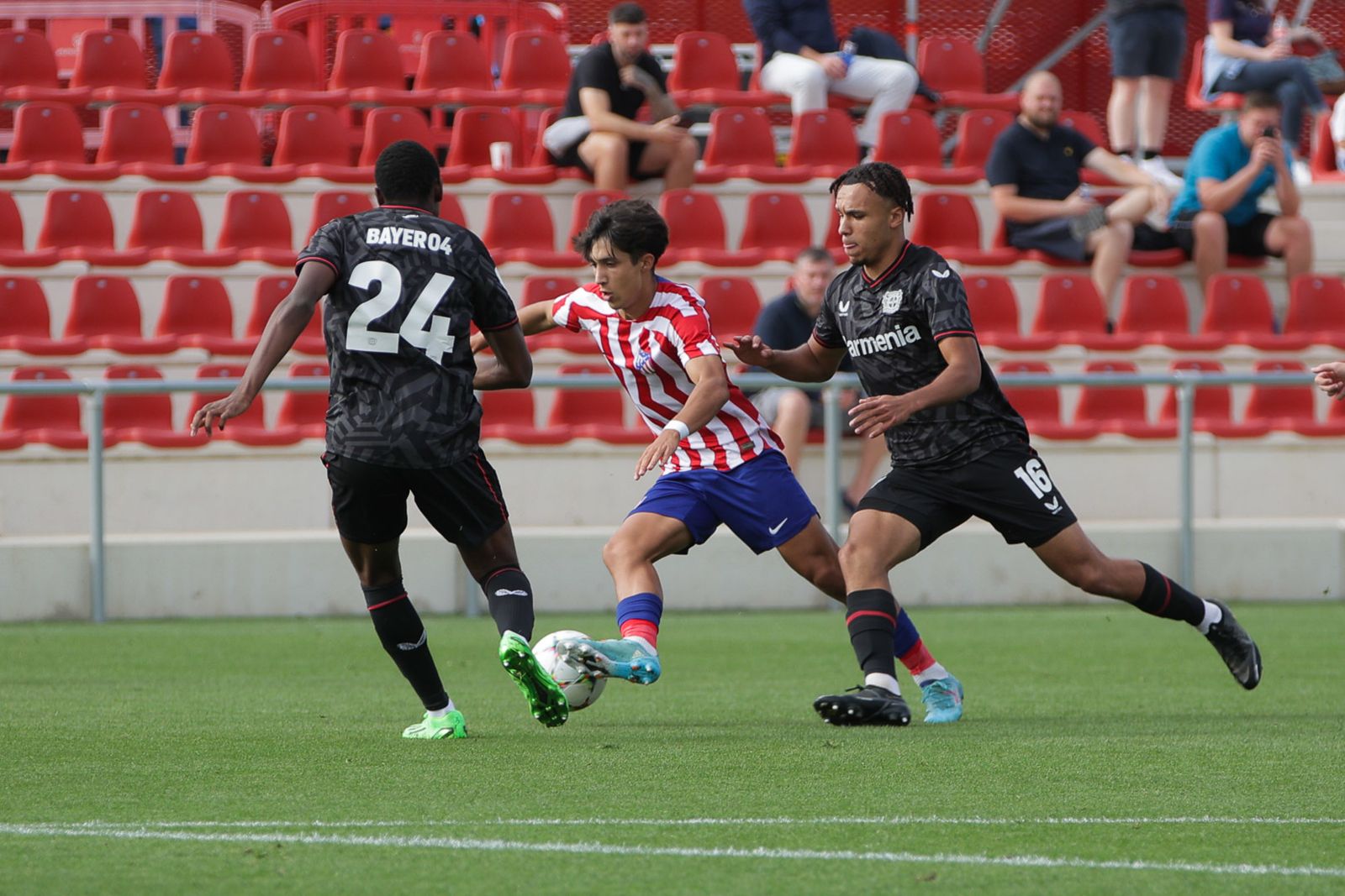 Atlético de Madrid juvenil ante el Bayer Leverkusen
