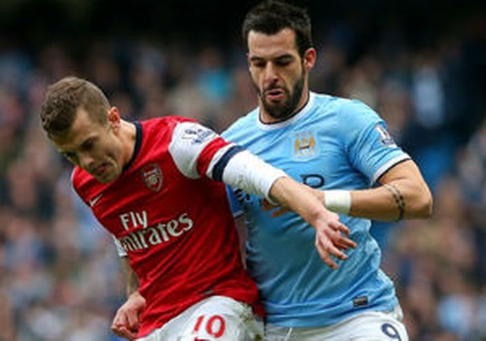 Negredo ante el Arsenal